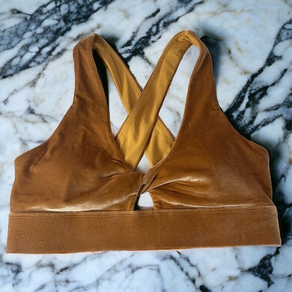 NWT Fabletics Oasis Twist-Front Velour Sports Bra (Small) - Picture 1 of 4